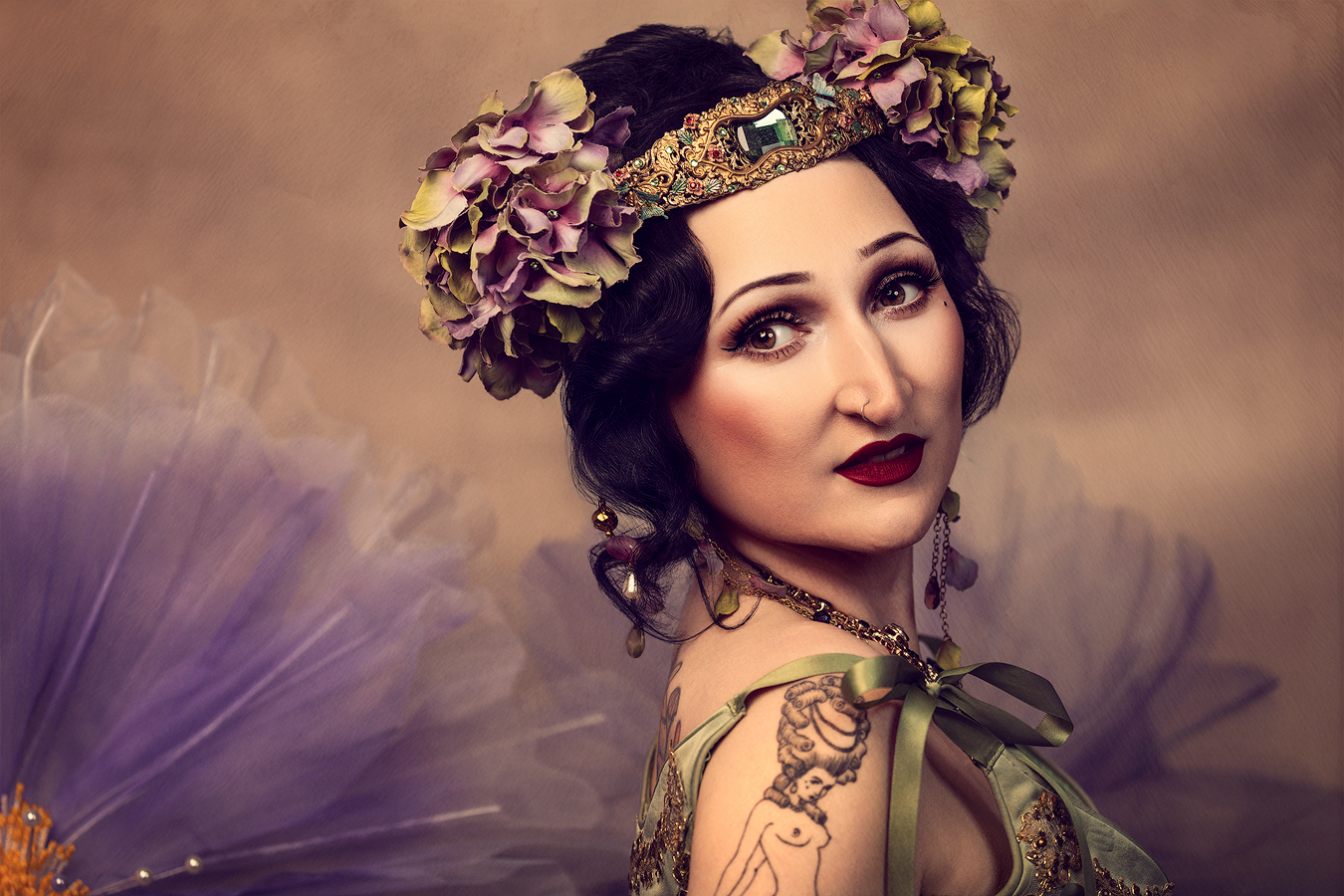 burlesque artists london Odelia ICON